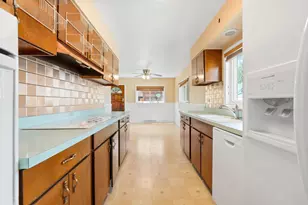 818 Leahy Circle, Des Plaines, IL 60016 - Photo 13