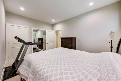 5028 W Ainslie Street W, Chicago, IL 60630 - Photo 33