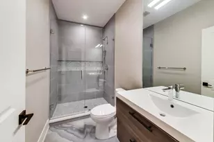 5028 W Ainslie Street W, Chicago, IL 60630 - Photo 31