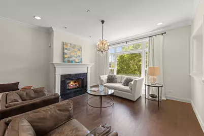 460 Pennsylvania Avenue #C, Glen Ellyn, IL 60137 - Photo 5