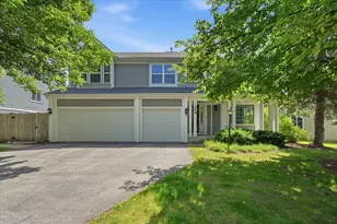 259 Pembrook Ln, Mundelein, IL 60060 - Photo 1