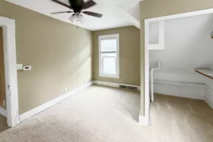 26 Monroe Ave, Elgin, IL 60123 - Photo 17