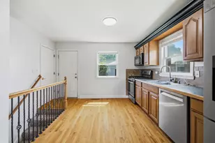 219 N Berteau Ave, Bartlett, IL 60103 - Photo 5