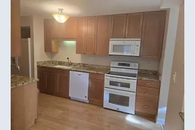 1605 E Central Road #322C, Arlington Heights, IL 60005 - Photo 3