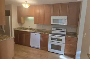 1605 E Central Rd, Arlington Heights, IL 60005 - Photo 3