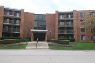 1605 E Central Rd, Arlington Heights, IL 60005 - Photo 1