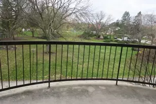1605 E Central Rd, Arlington Heights, IL 60005 - Photo 9