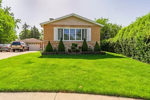 433 E Cherry Hill Dr, Addison, IL 60101 - Photo 1