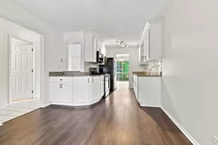 1509 N St Marks Pl, Palatine, IL 60067 - Photo 5