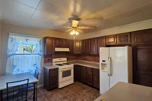301 N 1st St, Princeton, IL 61356 - Photo 3