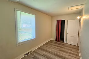 301 N 1st St, Princeton, IL 61356 - Photo 11