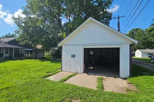 301 N 1st St, Princeton, IL 61356 - Photo 17