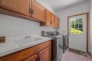 1404 Jonester Ct, Naperville, IL 60563 - Photo 19