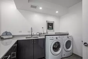 175 E Delaware Pl, Chicago, IL 60611 - Photo 31