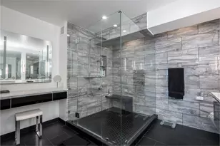175 E Delaware Pl, Chicago, IL 60611 - Photo 23