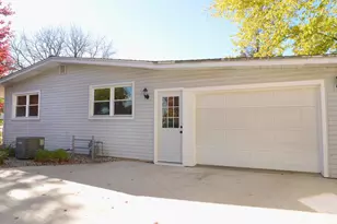 749 Fort St, Ottawa, IL 61350 - Photo 21