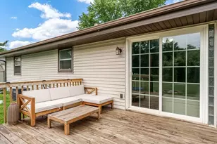 819 Greglynn St, Machesney Park, IL 61115 - Photo 3