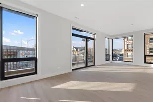3953 W Dakin St, Chicago, IL 60618 - Photo 9