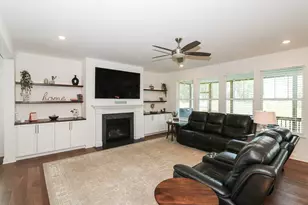 10240 Amos St, Huntley, IL 60142 - Photo 5