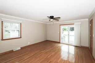 5019 Burman Dr, Crystal Lake, IL 60014 - Photo 15