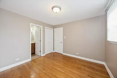 11004 Menard Avenue, Chicago Ridge, IL 60415 - Photo 9