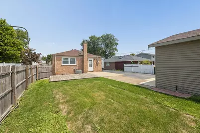 11004 Menard Avenue, Chicago Ridge, IL 60415 - Photo 15