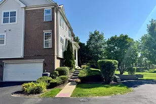 11 E Willow Rd, Wheeling, IL 60090 - Photo 3