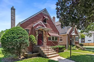 5405 N Melvina Ave, Chicago, IL 60630 - Photo 1