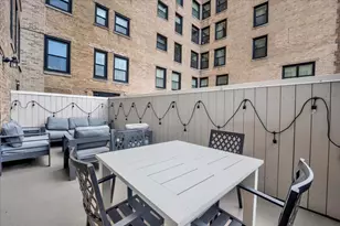 2100 N Lincoln Park W, Chicago, IL 60614 - Photo 15