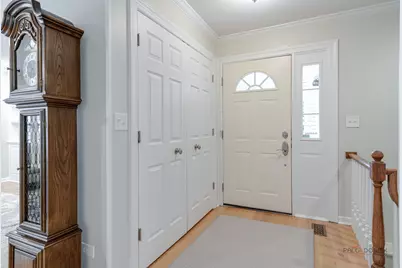 10 Court Of Fox River Valley, Lincolnshire, IL 60069 - Photo 3