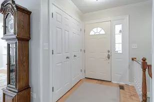 10 Court of Fox River Vly, Lincolnshire, IL 60069 - Photo 3
