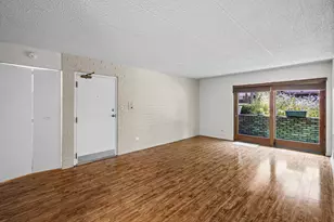 435 Cavalier Ct, Dundee, IL 60118 - Photo 3