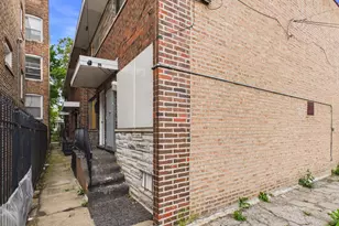 7915 S Saginaw Ave, Chicago, IL 60617 - Photo 3