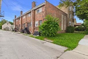7915 S Saginaw Ave, Chicago, IL 60617 - Photo 1