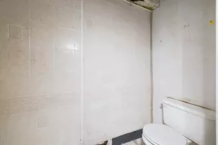 7915 S Saginaw Ave, Chicago, IL 60617 - Photo 7
