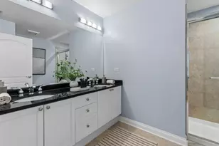 640 W Barry Ave, Chicago, IL 60657 - Photo 13