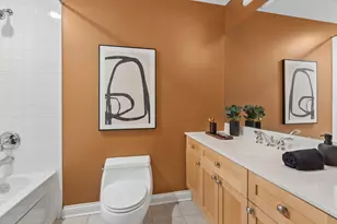 640 W Barry Ave, Chicago, IL 60657 - Photo 17