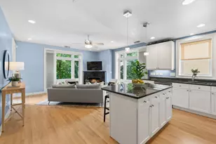 640 W Barry Ave, Chicago, IL 60657 - Photo 3
