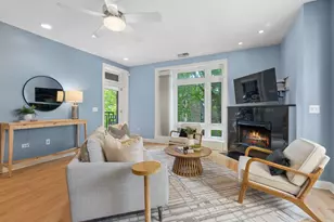 640 W Barry Ave, Chicago, IL 60657 - Photo 5