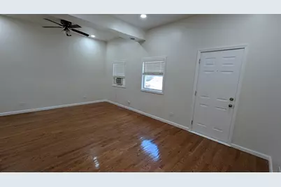 2834 W Fletcher Street #2R, Chicago, IL 60618 - Photo 11