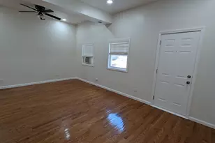 2834 W Fletcher St, Chicago, IL 60618 - Photo 11