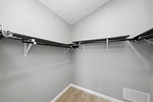 12018 S Bishop St, Chicago, IL 60643 - Photo 13