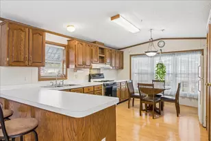 726 Hillcrest Ln, Crystal Lake, IL 60014 - Photo 7