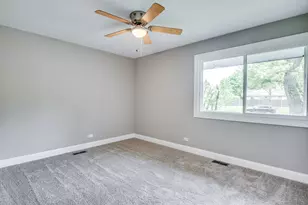 106 Foxcroft Rd, Naperville, IL 60565 - Photo 19