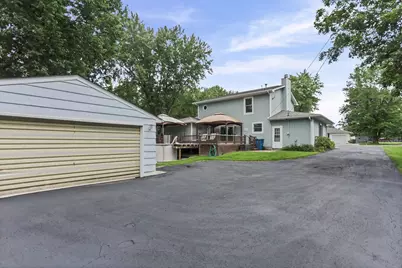 27 Bel Air Drive, Centralia, IL 62801 - Photo 7