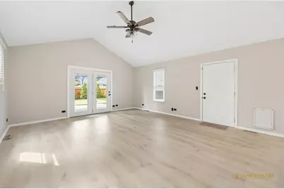 228 Raymond Avenue, Barrington, IL 60010 - Photo 5