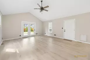 228 Raymond Ave, Barrington, IL 60010 - Photo 5