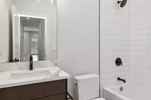 519 E Bowen Ave, Chicago, IL 60653 - Photo 11