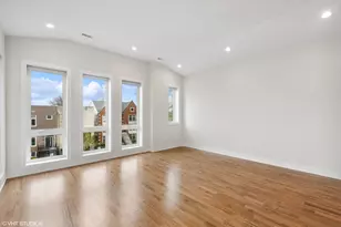 519 E Bowen Ave, Chicago, IL 60653 - Photo 3