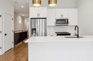 519 E Bowen Ave, Chicago, IL 60653 - Photo 5